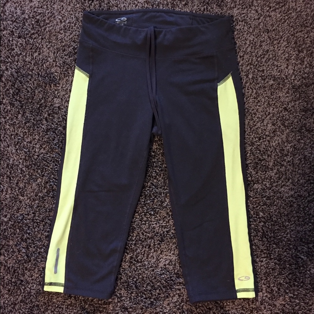 Champion Women’s Absolute Workout Capri legging
